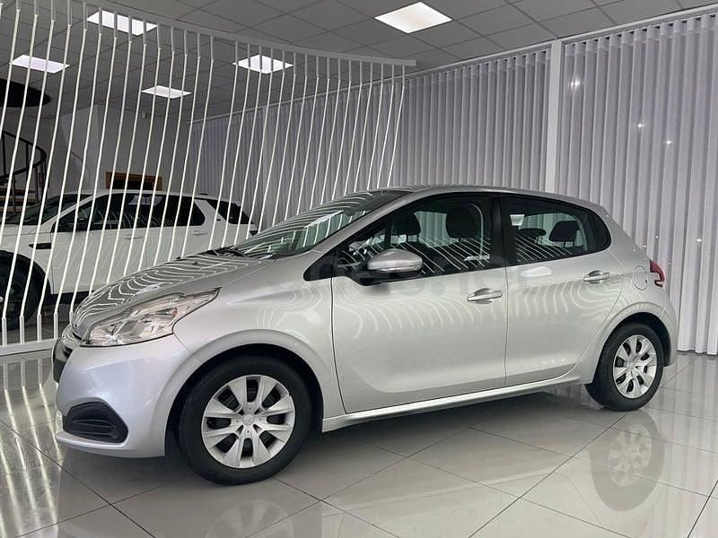 Usado Peugeot 208 Access 75 CV (55 kW) 2015 Gris / plata Utilitario