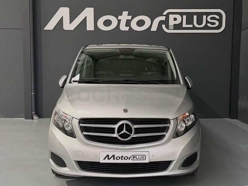 Usado Mercedes V220 Exclusive 163 CV (119 kW) 2018 Gris / plata Monovolumen