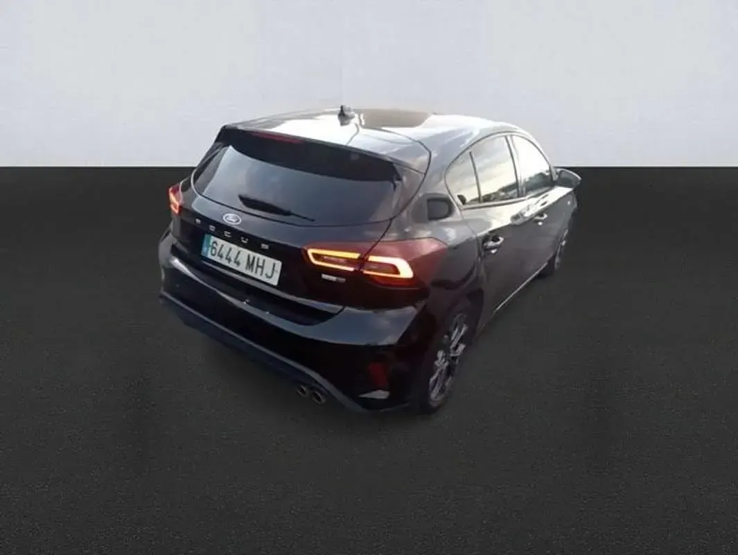 Usado Ford Focus ST-Line 155 CV (114 kW) 2023 Negro Utilitario