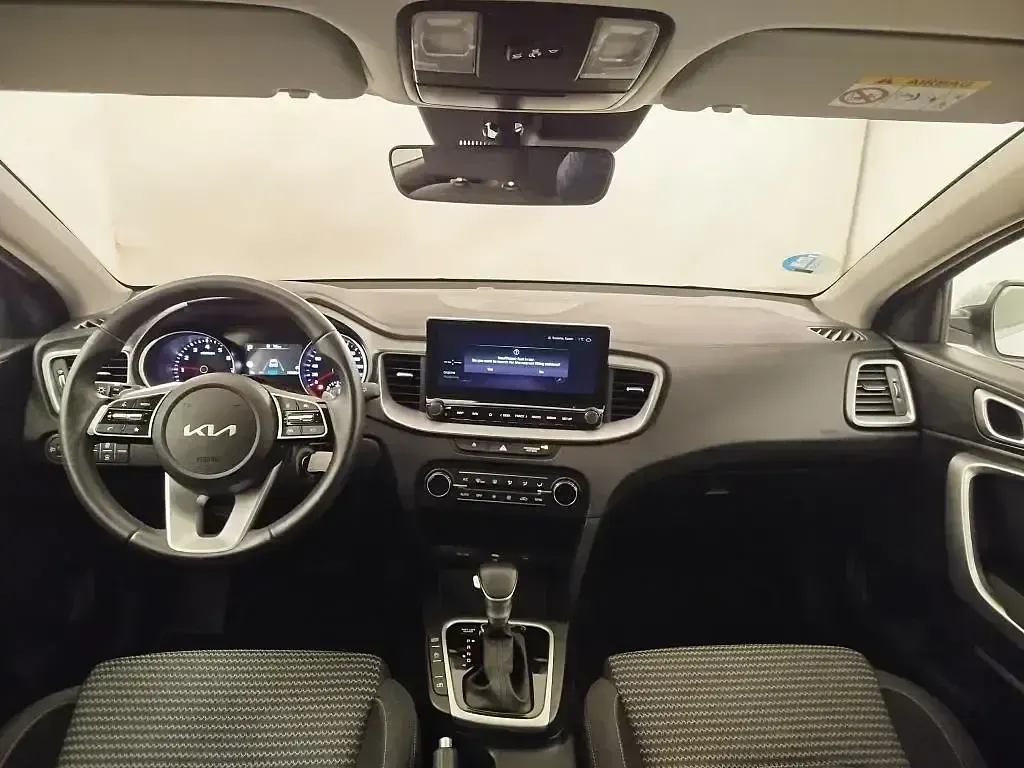 Usado Kia Ceed 100 CV (73 kW) 2025 Blanco Utilitario