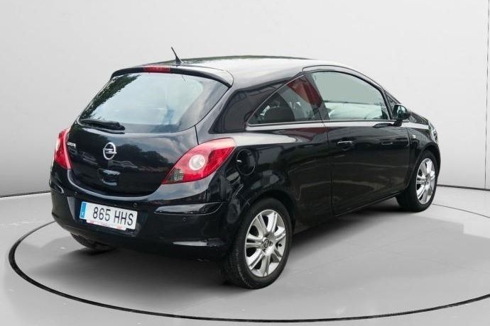 Usado Opel Corsa Essentia 85 CV (62 kW) 2011 Utilitario