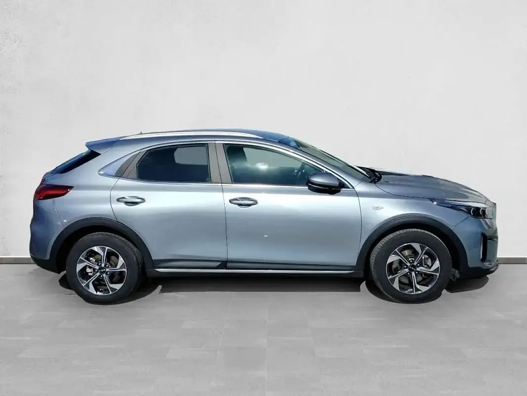 Usado Kia XCeed 101 CV (74 kW) 2025 Gris SUV