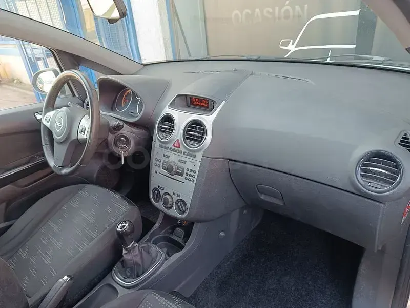 Usado Opel Corsa 85 CV (62 kW) 2011 Blanco Utilitario