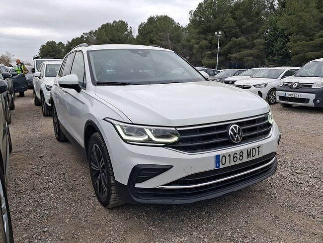 Usado VW Tiguan Life 150 CV (110 kW) 2023 Blanco SUV
