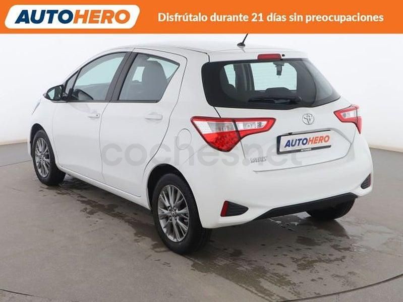 Usado Toyota Yaris Active 111 CV (81 kW) 2018 Blanco Berlina