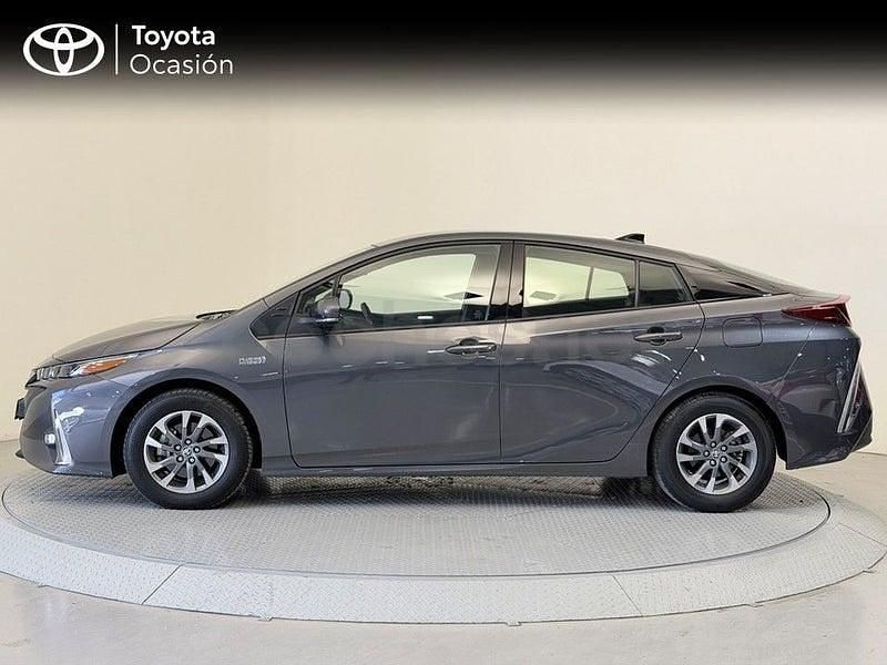 Usado Toyota Prius 122 CV (89 kW) 2021 Gris / plata Utilitario