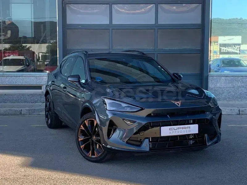 Usado Cupra Formentor 204 CV (150 kW) 2024 Gris / plata SUV