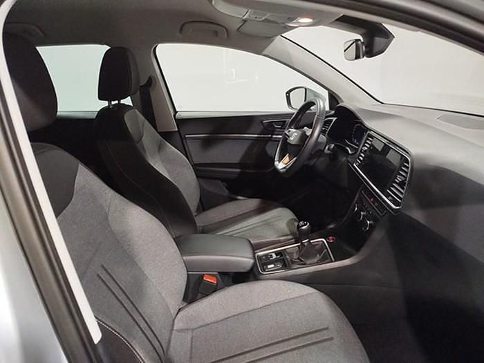 Usado Seat Ateca Style 150 CV (110 kW) 2025 Gris plata SUV