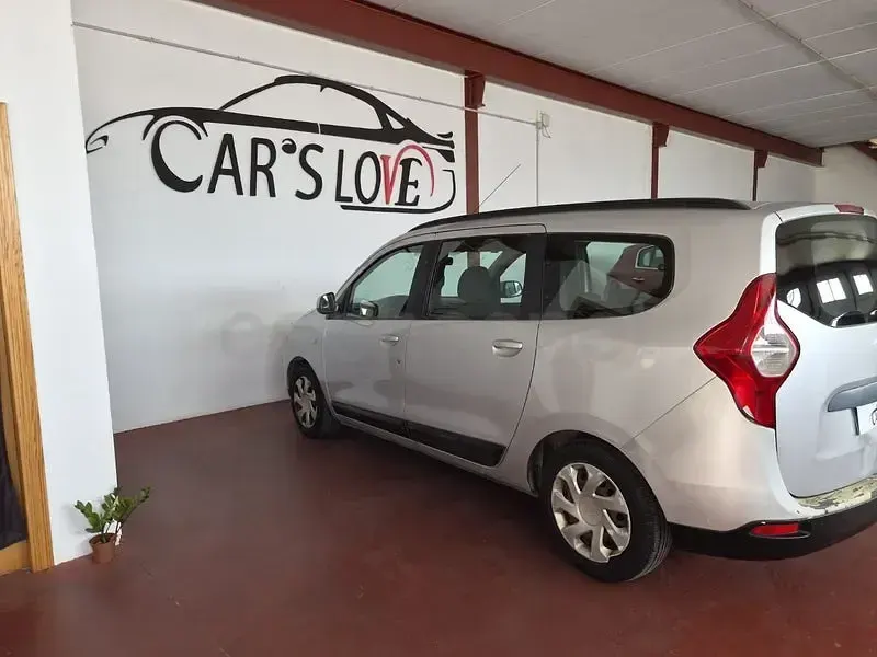Usado Dacia Lodgy Ambiance 90 CV (66 kW) 2014 Gris / plata Monovolumen