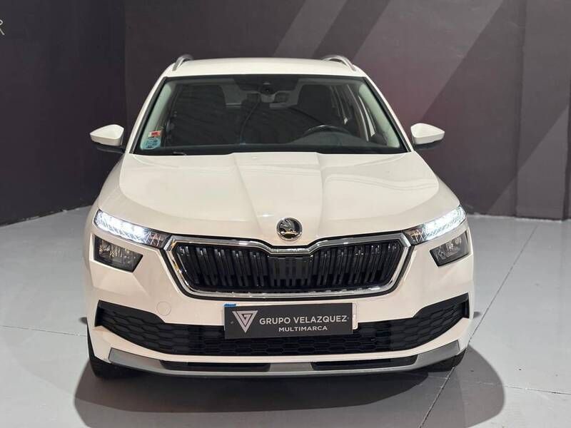 Usado Skoda Kamiq Ambition 110 CV (80 kW) 2021 Blanco SUV