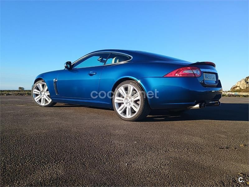 Usado Jaguar XKR 510 CV (375 kW) 2010 Azul Coupe
