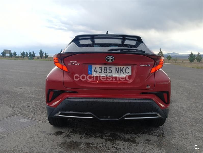 Używany Toyota C-HR Sport 184 KM (135 kW) 2023 Czerwony SUV