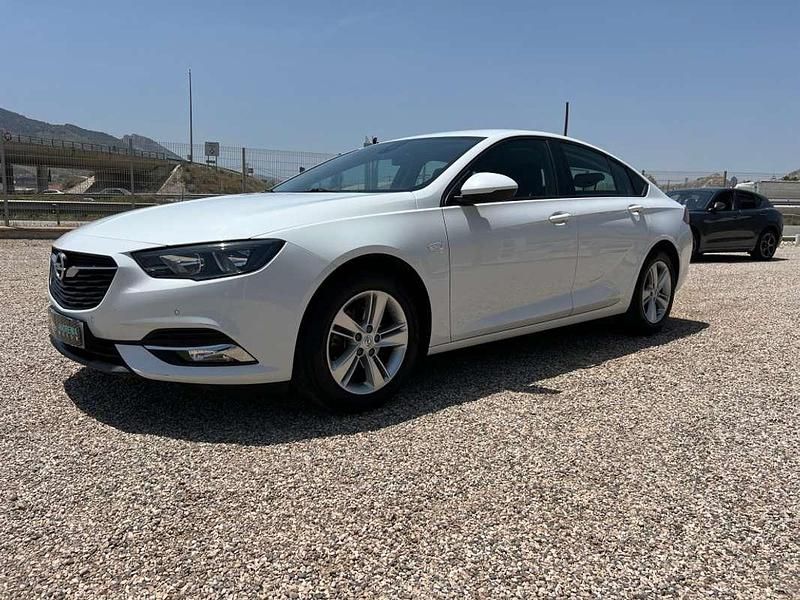 Blanco Usado 2020 Opel Insignia Selective Berlina | 9500 € (Buen precio) - Imagen 1/4