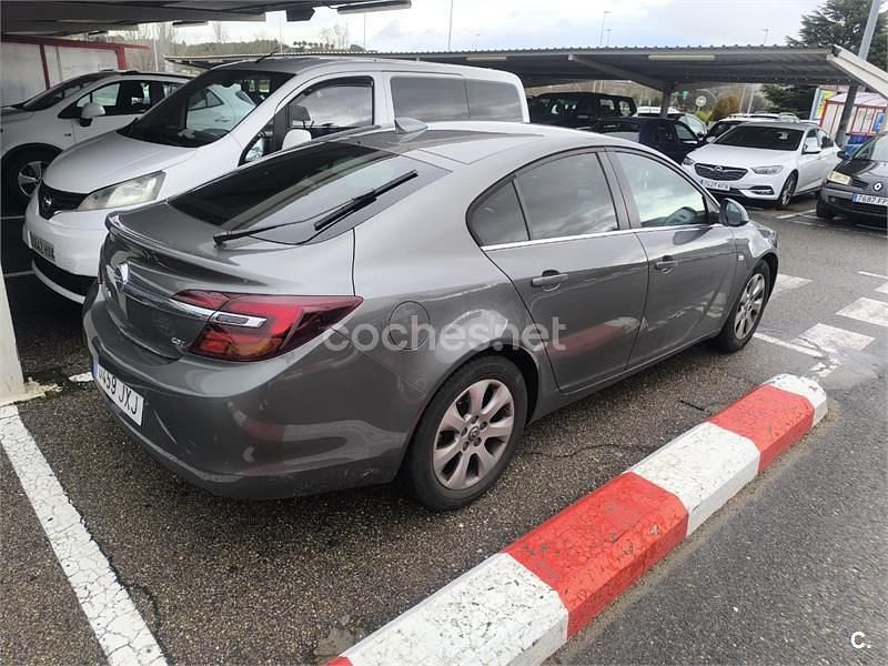 Usado Opel Insignia Business 136 CV (100 kW) 2017 Gris / plata Berlina