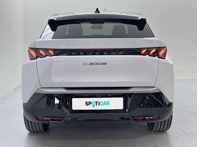Usado Peugeot e-3008 GT 158 kW (216 CV) 2024 Blanco SUV