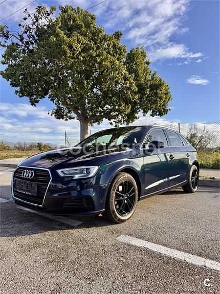 Usado Audi A3 116 CV (85 kW) 2018 Azul Berlina