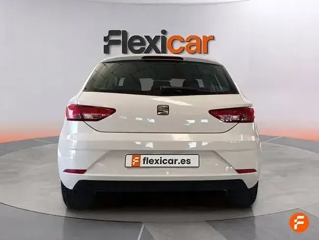 Usado Seat Leon Reference 90 CV (66 kW) 2019 Blanco