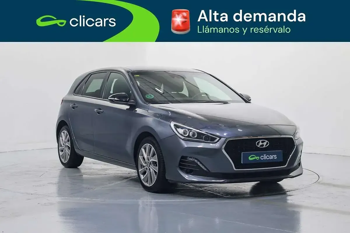 Usado Hyundai i30 140 CV (102 kW) 2018 Gris Utilitario