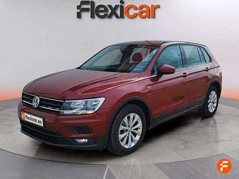 Usado VW Tiguan Advance 150 CV (110 kW) 2018 Rojo SUV