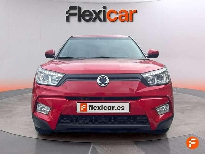 Usado Ssangyong (KGM) Tivoli Limited 116 CV (85 kW) 2017 Rojo SUV