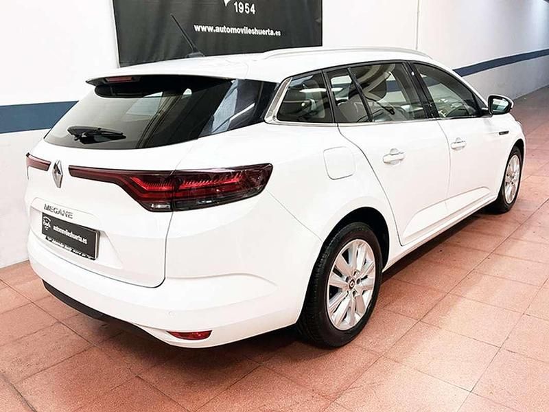 Usado Renault Mégane GrandTour Business 116 CV (85 kW) 2021 Blanco Familiar