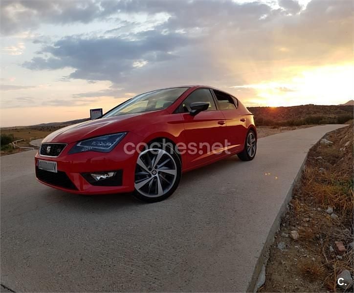 Usado Seat Leon FR 184 CV (135 kW) 2014 Rojo Berlina