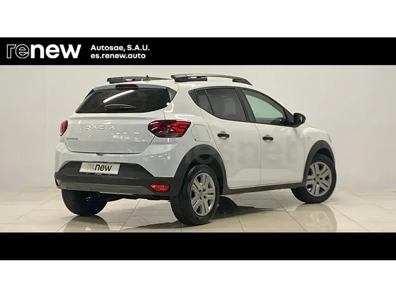 Usado Dacia Sandero Essentiel 101 CV (74 kW) 2023 Blanco Berlina