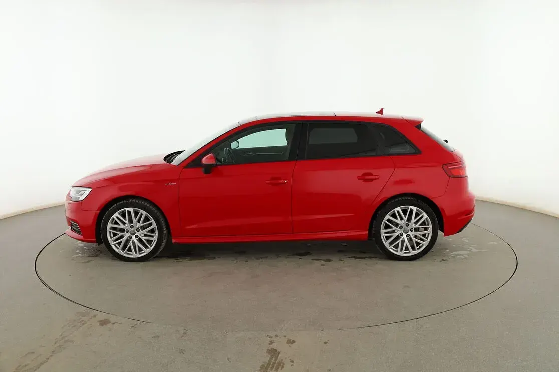Usado Audi A3 Sportback e-tron 204 CV (150 kW) 2018 Rojo Utilitario