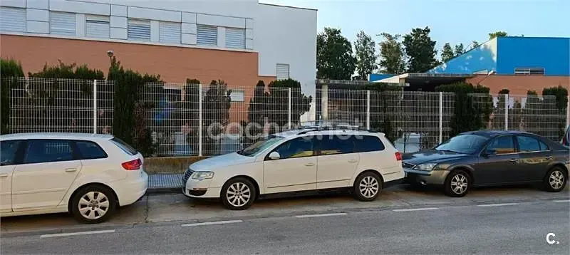 Usado VW Passat 105 CV (77 kW) 2008 Blanco Familiar