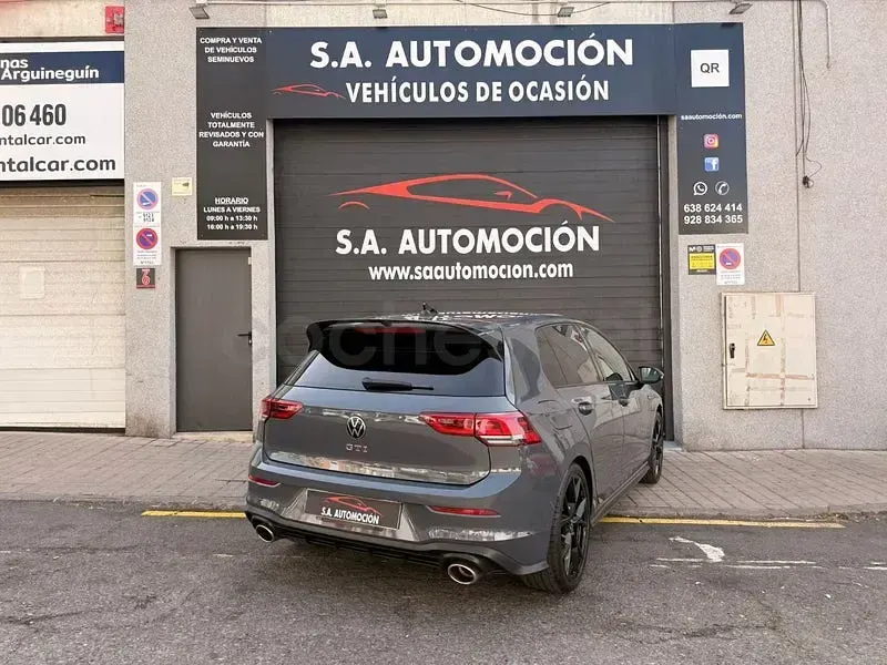 Usado VW Golf VIII GTI Clubsport 301 CV (221 kW) 2022 Gris / plata Berlina