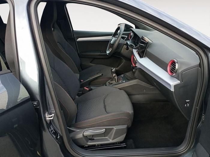 Usado Seat Ibiza FR 115 CV (84 kW) 2025 Gris Utilitario