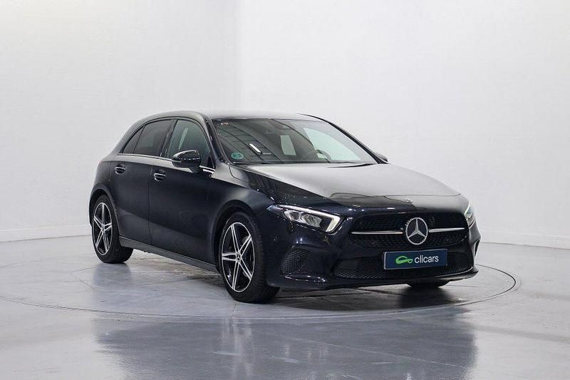 Usado Mercedes A180 116 CV (85 kW) 2019 Negro Berlina