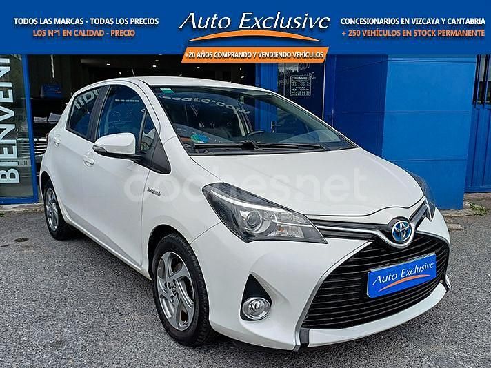 Blanco Usado 2015 Toyota Yaris Hybrid Active Berlina | 12.490 € (Precio justo) - Imagen 1/4