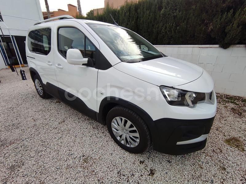 Usado Peugeot Rifter Active 75 CV (55 kW) 2019 Blanco Monovolumen