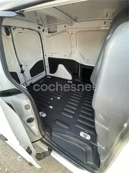 Usado Peugeot Partner Tepee Access 75 CV (55 kW) 2016 Blanco Monovolumen