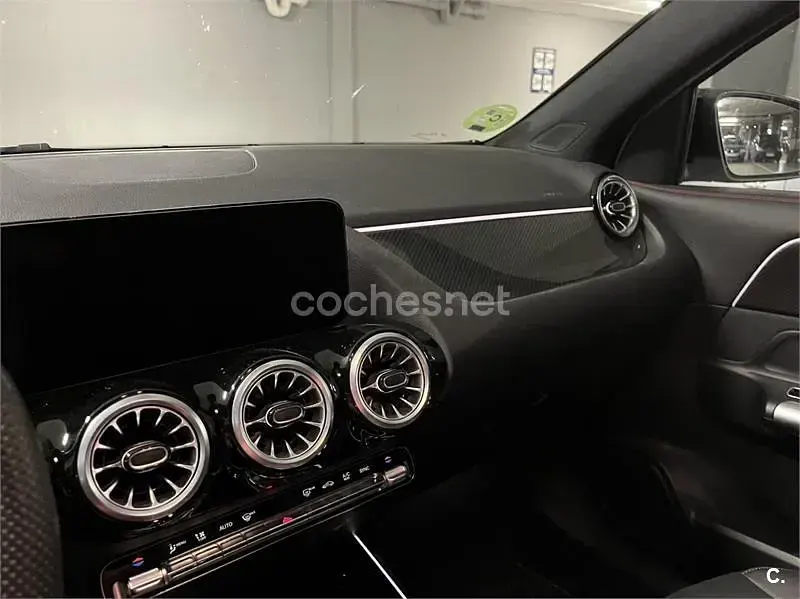 Usado Mercedes GLA200 150 CV (110 kW) 2024 Blanco SUV