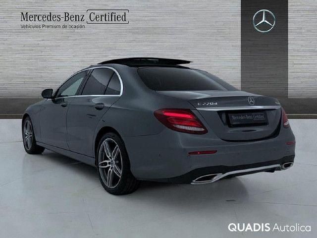 Usado Mercedes E220 194 CV (142 kW) 2019 Gris selenita