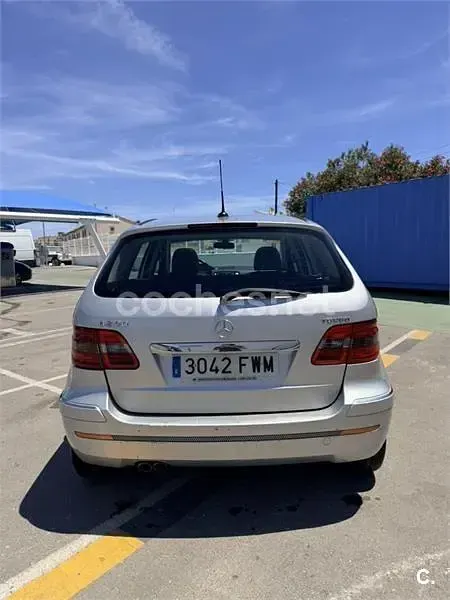 Usado Mercedes B200 193 CV (141 kW) 2007 Gris / plata Monovolumen