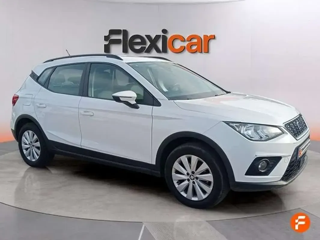 Usado Seat Arona FR 110 CV (80 kW) 2021 Blanco SUV