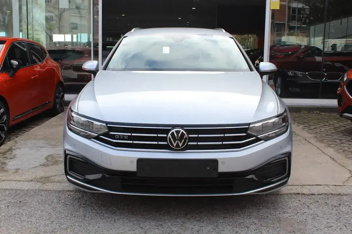 Usado VW Passat Executive 218 CV (160 kW) 2023 Gris Familiar