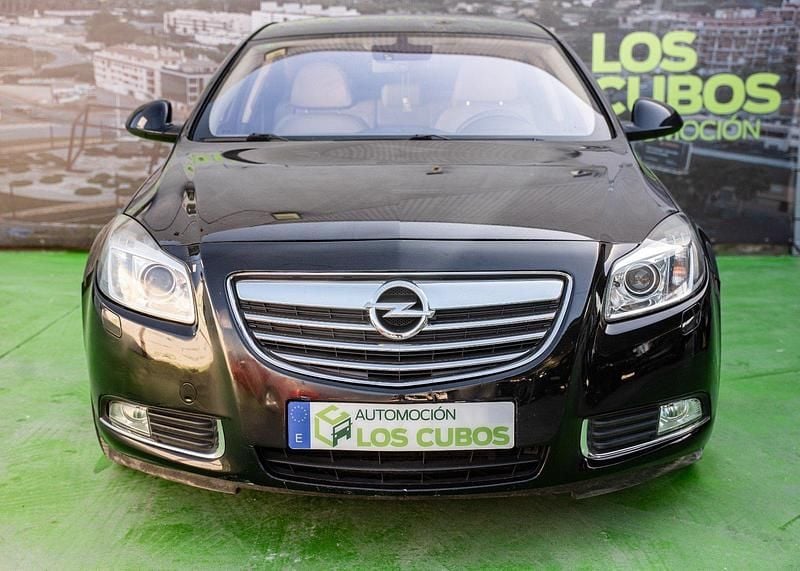 Usado Opel Insignia Cosmo 160 CV (117 kW) 2009 Negro Berlina