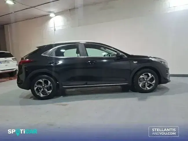 Usado Kia XCeed 120 CV (88 kW) 2022 Gris SUV