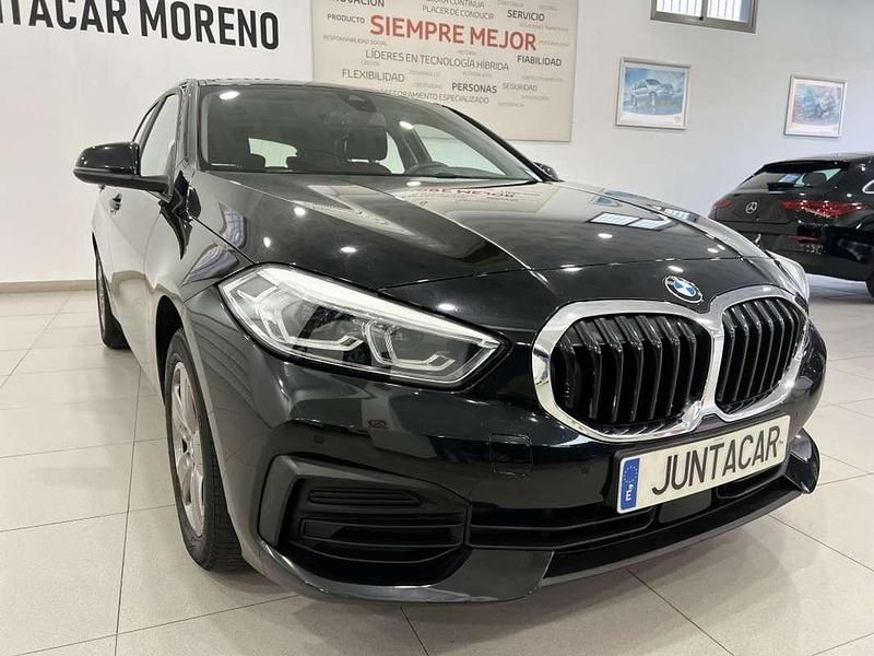 Begagnad BMW 116 116 HK (85 kW) 2021 Svart Halvkombi