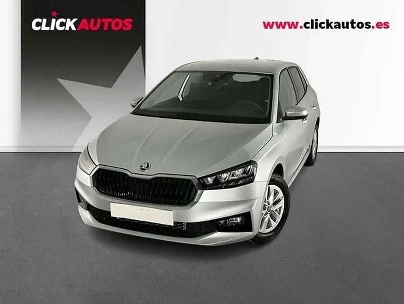 Plateado Usado 2025 Skoda Fabia Selection Utilitario | 17.200 € (Precio justo) - Imagen 1/4