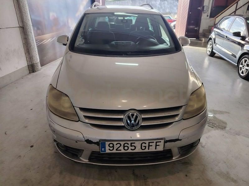 Usado VW Golf Plus Cross Highline 140 CV (102 kW) 2008 Gris / plata Monovolumen