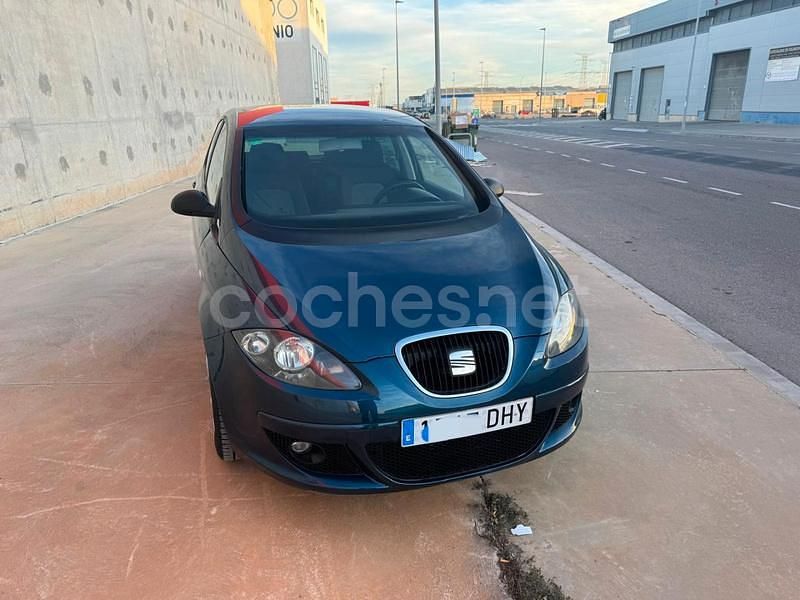 Azul Usado 2005 Seat Altea Sport Monovolumen | 4790 € (Precio justo) - Imagen 1/4