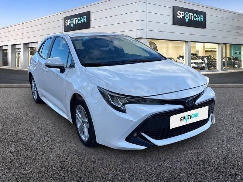 Begagnad Toyota Corolla Active 122 HK (89 kW) 2020 Vit Sedan