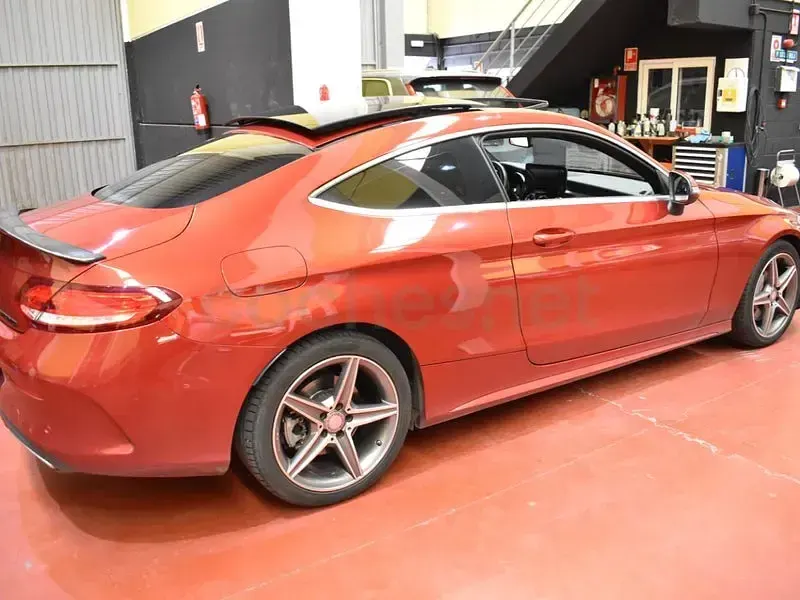 Usado Mercedes C250 204 CV (150 kW) 2017 Granate Coupe