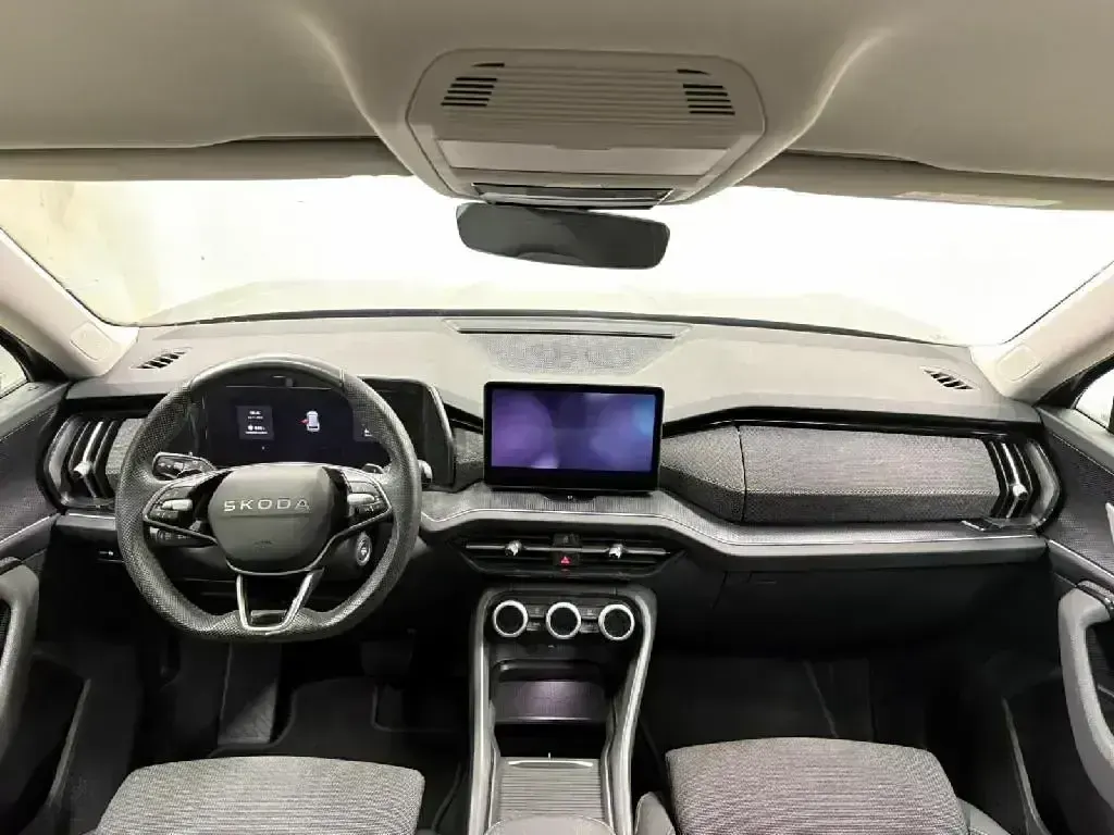 Usado Skoda Kodiaq Selection 150 HP (110 kW) 2025 Cinzento SUV