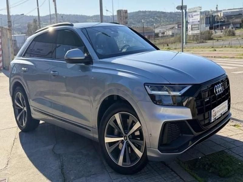 Usado Audi Q8 286 CV (210 kW) 2022 Gris / plata SUV